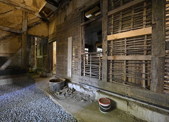 Innenausbau Vogtei, offene Wände im Eingangsbereich